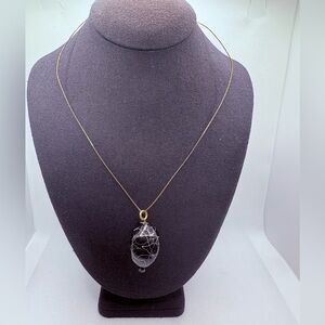 Vintage Retro Abstract Shape Acrylic Pendant Necklace Neck Wire Black White